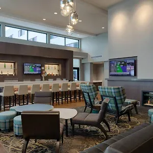 3* Hotel By Marriott Airport